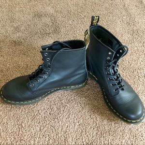 NWOT Dr. Martin’s Classic Black Leather Boots